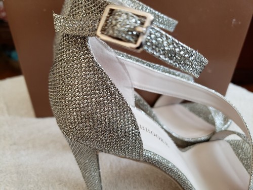 AUDREY BROOKE Gold/Silver Open Toe Ankle Strap 4.5" Stilletto Heels Size 9M NIB - Picture 4 of 11