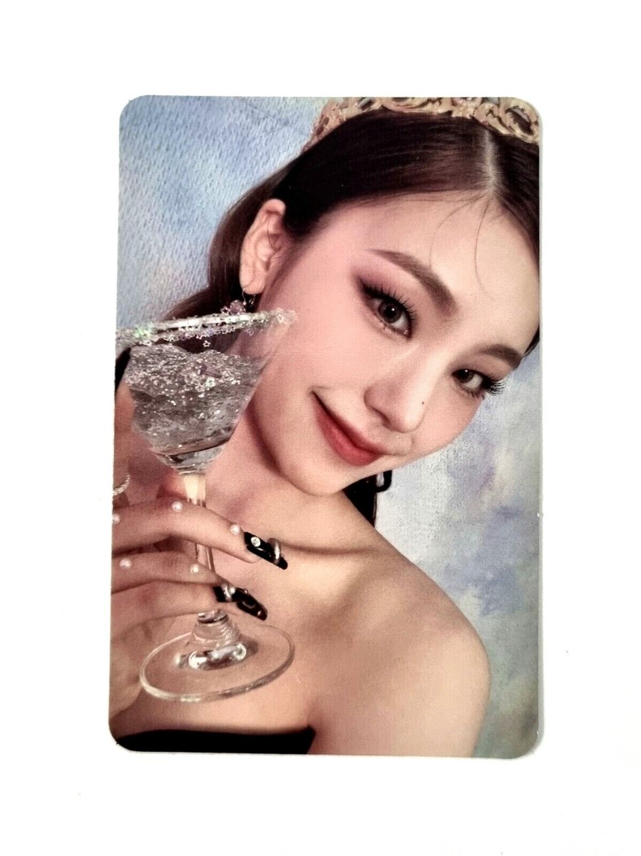 ITZY - MINI ALBUM CHECKMATE ( Limited Edition ) Official Photocard