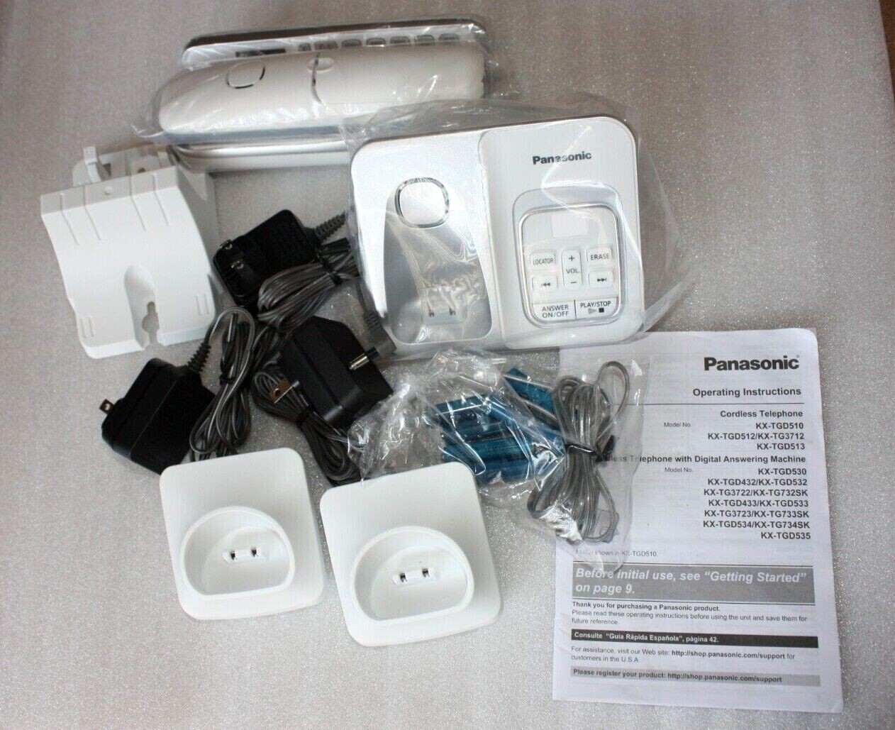 Panasonic KXTGD510 & KXTGD530 3 Handset Cordless Phone w/Answering