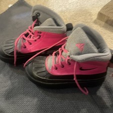 NIKE ACG WOODSIDE 2 HIGH WATERPROOF BOOT WOLF-GREY/PINK/BLACK BIG KIDS SIZE 1Y