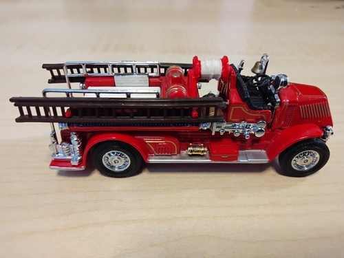 matchbox model of yesteryear 1920 Mack AG.Fire Engine Feuerwehr YFE01 - Bild 4 von 7