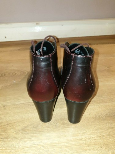 SUPERB LADIES DESIGNER CLARKS DEEP CHERRY SATIN BLOCK HEEL BOOTS UK 7 RRP £80 - Picture 5 of 5