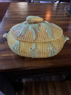 Mid 20th Century Vintage Corn Motif Covered Casserole 10-1037T