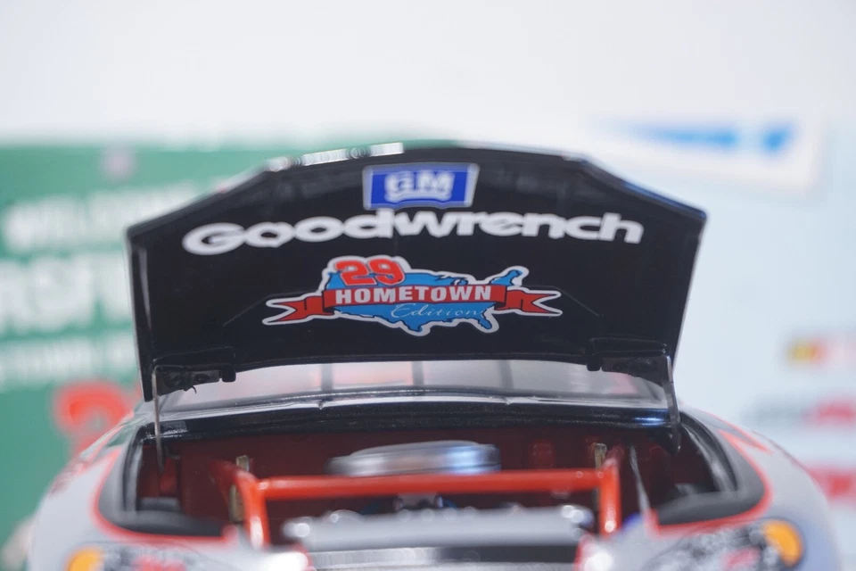 RARO 2005 Kevin Harvick #29 GM Goodwrench Bakersfield ciudad natal 1/24 Nascar 1/288 Foto 3 de 4