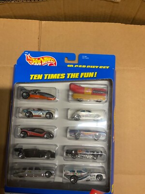 Mattel Hot Wheels 10 Car Gift Set.  18730 WHITE Toys R Us FUNNY CAR