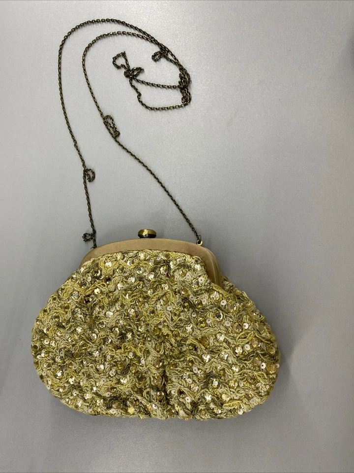 Bolsa de ombro Santi Anthropologie 50s Snap Lock ouro lantejoulas frisadas formal embreagem - Imagem 3 de 4