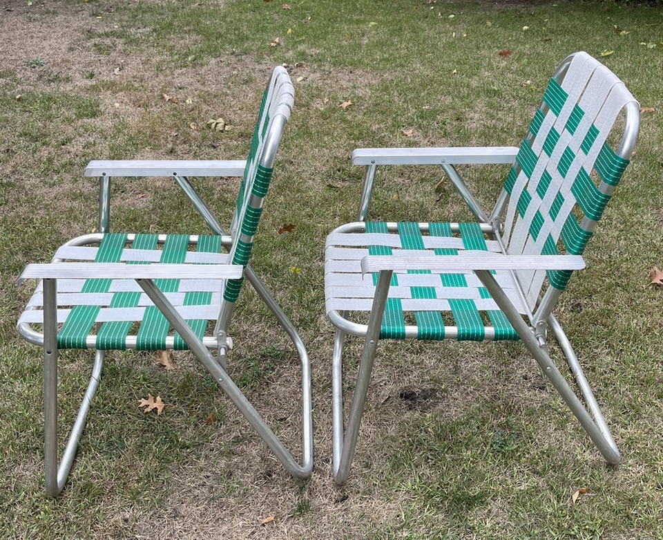 2 Vintage Matching Vintage Aluminum Folding Lawn Patio Chairs EXCELLENT