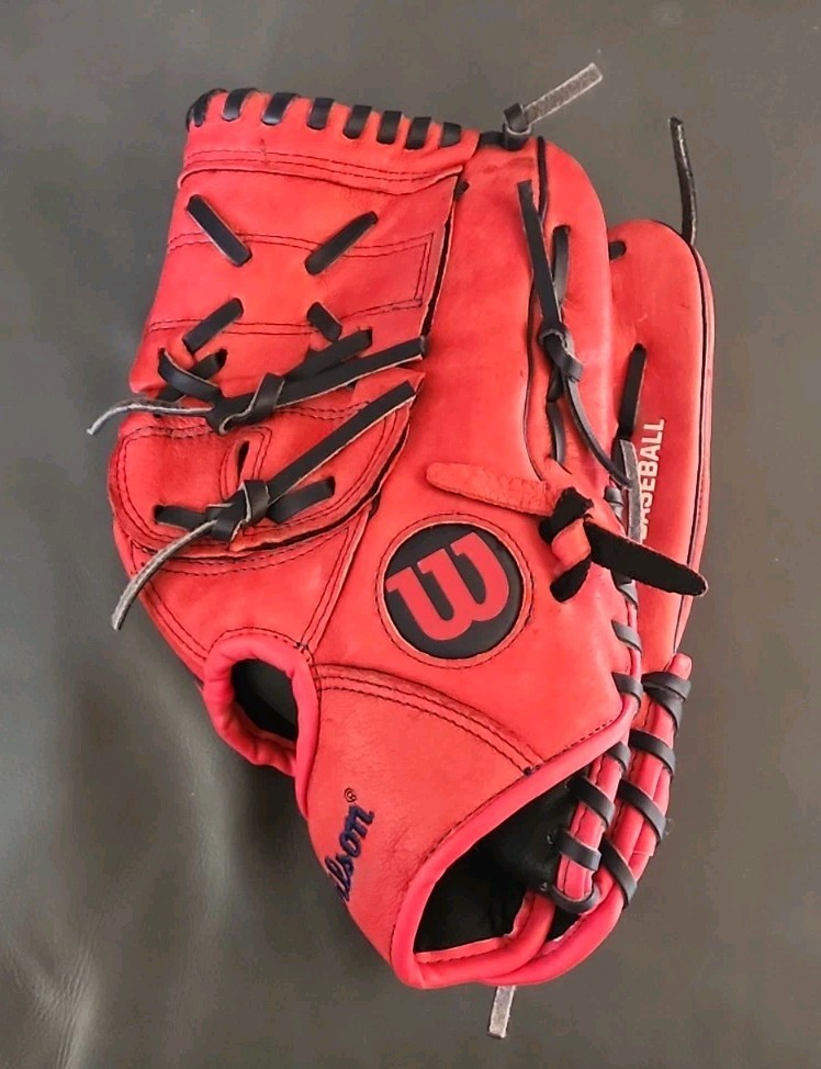 Wilson A450 12" RHT Red Stitch Baseball Glove, Soft Leather 