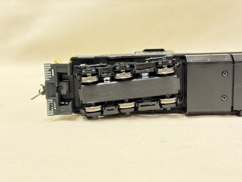Broadway Limited - HO - PRR - Alco RSD-15 Diesel #8616 Sound/DC/DCC - Train 2432 - Picture 10 of 18