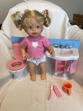 Fisher Price Little Mommy "Gotta Go" Vasino Bambola e Bagno **LEGGI DESCRIZIONE**