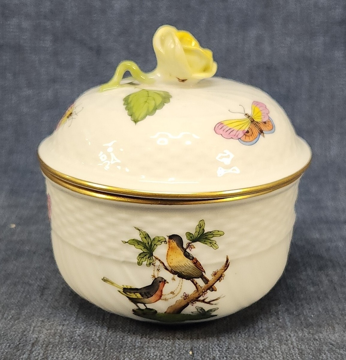 Herend Rothschild Bird Candy, Sugar Bowl & Lid Flower Finial Herend Rothschild Bird Candy, Sugar Bowl & Lid Flower Finial