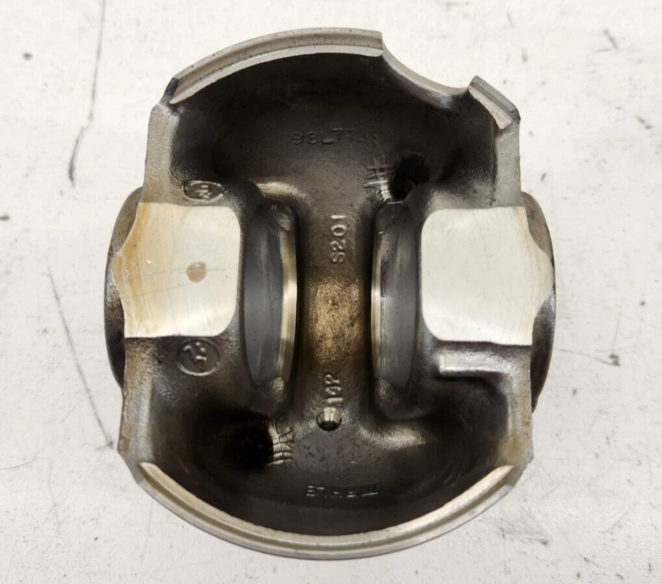 2008 - 2010 Ford F250 F350 F450 6.4L Powerstroke Diesel Piston - Image 4 of 4