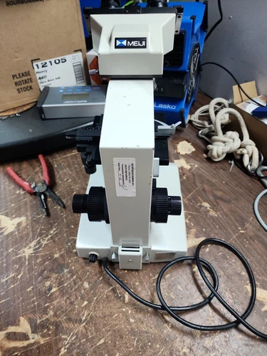 Meiji ML2000 Binocular Microscope, With 3 Objectives / Laboratory Microscope