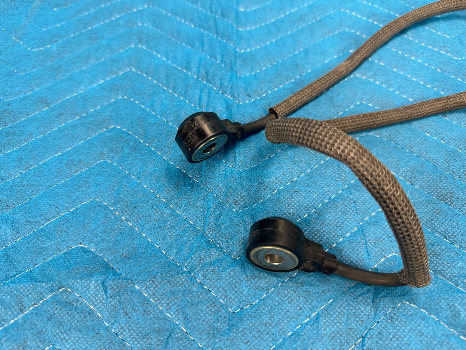 Bentley Flying Spur Knock Sensor w/ Harness 2pc Set Passenger Side 2006-2012 OEM