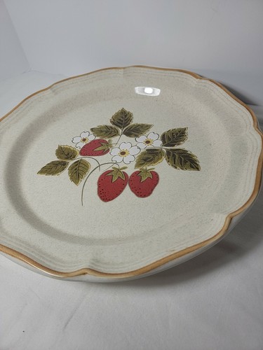 Mikasa Strawberry Festival EB 801 Serving Platter Cake 12 1/4 1976 70s MCM Boho - Picture 4 of 7