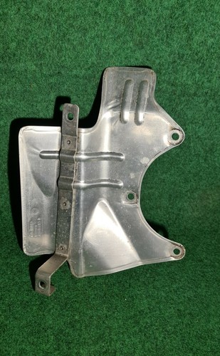 Audi A4 B6 8E 8H Hitzeschutzblech Getriebe 4B0301325A