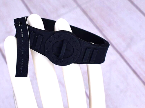 Marc by Marc Jacobs Black Rubber Turnlock Bracelet New NWT W/ Pouch (M0004829)