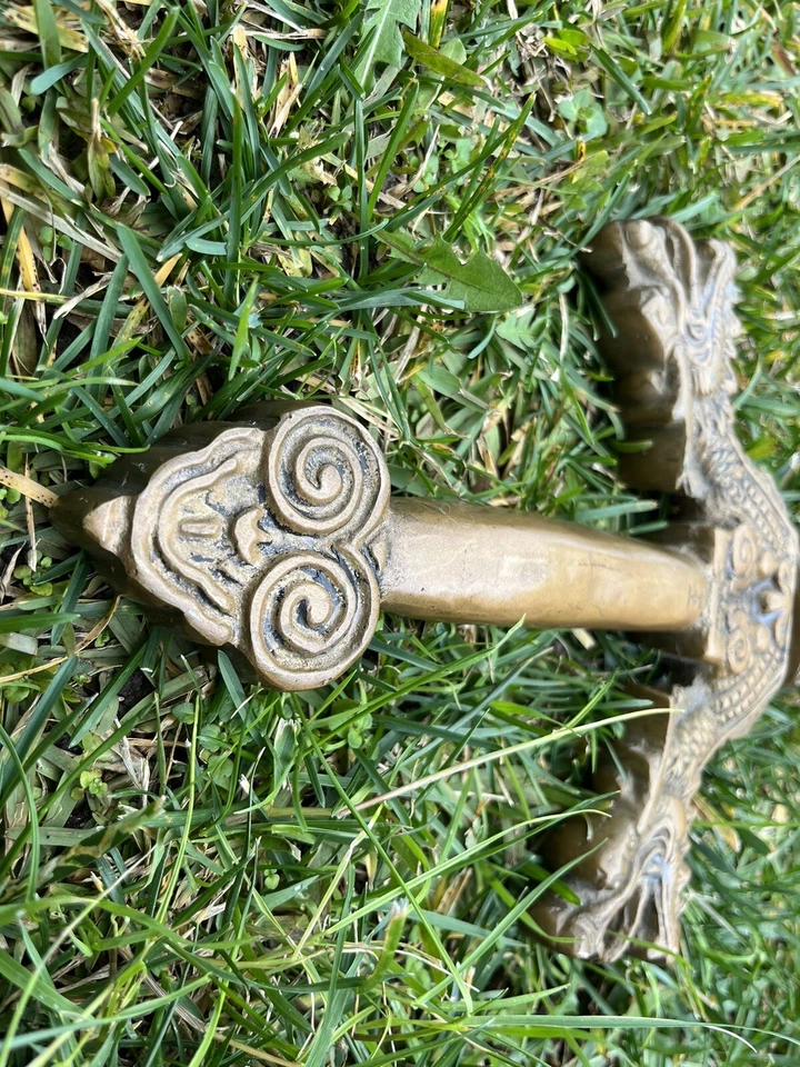 Espada ceremonial asiática vintage de latón puro con vaina Foto 3 de 4