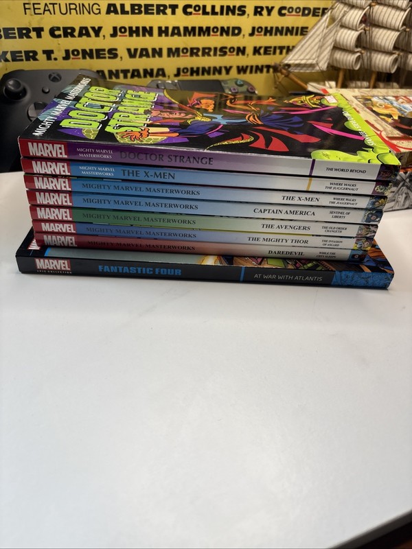 Marvel Book BULK LOT of 8– Variety Lot