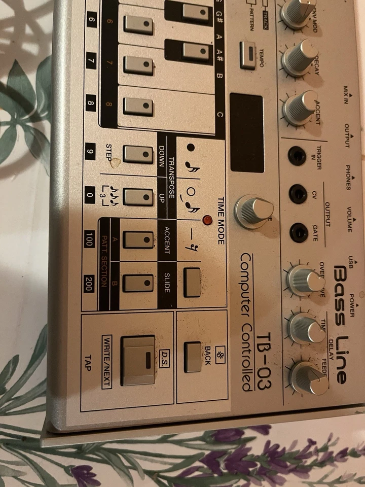 Roland TB-03 Boutique Bass-Line Synthesizer - Bild 4 von 4