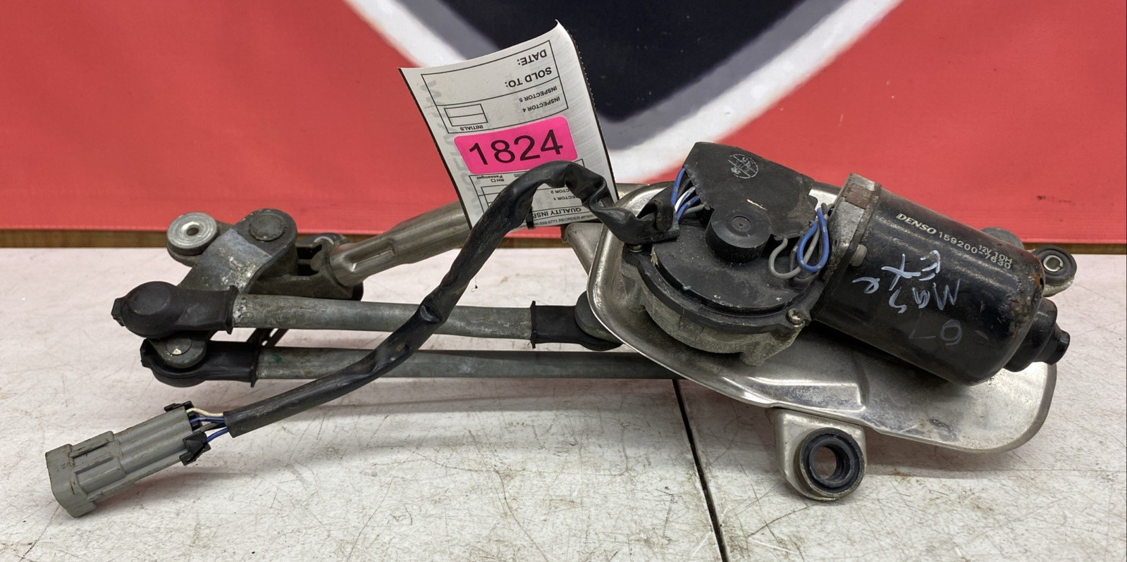 2007 MASERATI QUATTROPORTE M139 FRONT WINDOW WIPER LINKAGE W/ MOTOR 1592007630