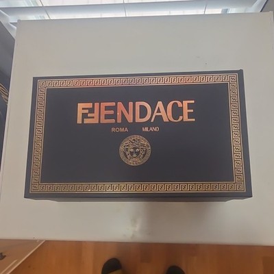 Fendace Gold Black Medusa Head Logo Print Men's Slide Sandals