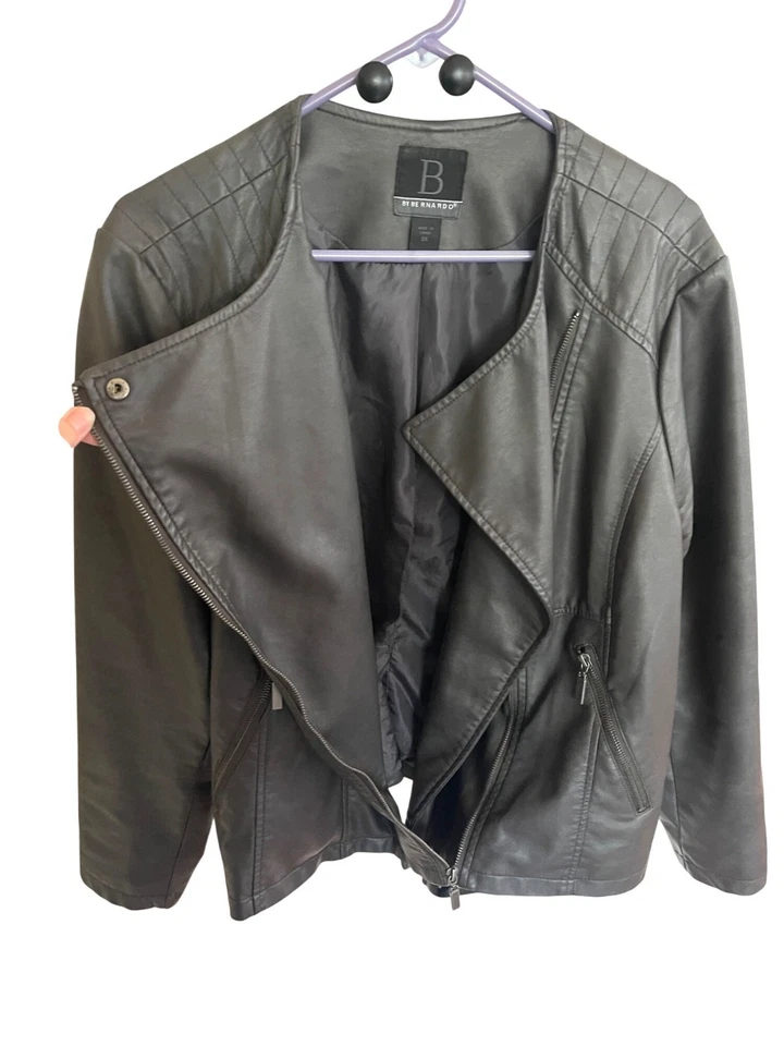 Bernardo Women's Gray Faux Leather Moto Jacket Zipper Pockets Sz 1X Fits XL-XXL - Image 2 of 4