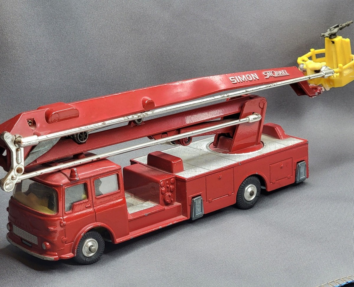 Corgi Major 1127 Simon Snorkel Fire Engine - Ladder 1964 Vintage
