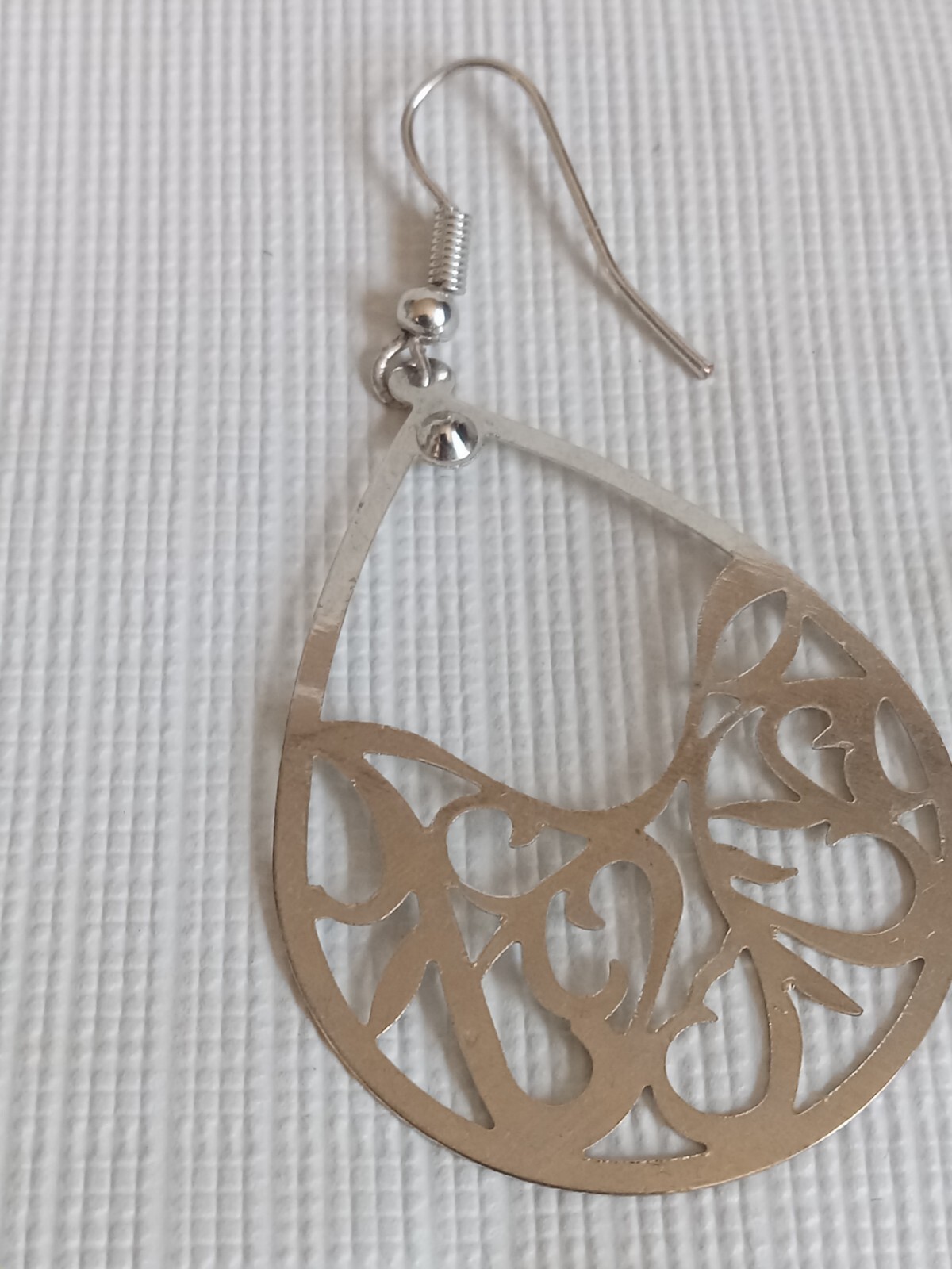 Silver Toned Cutout Arabesque Pattern Thin Metal … - image 6