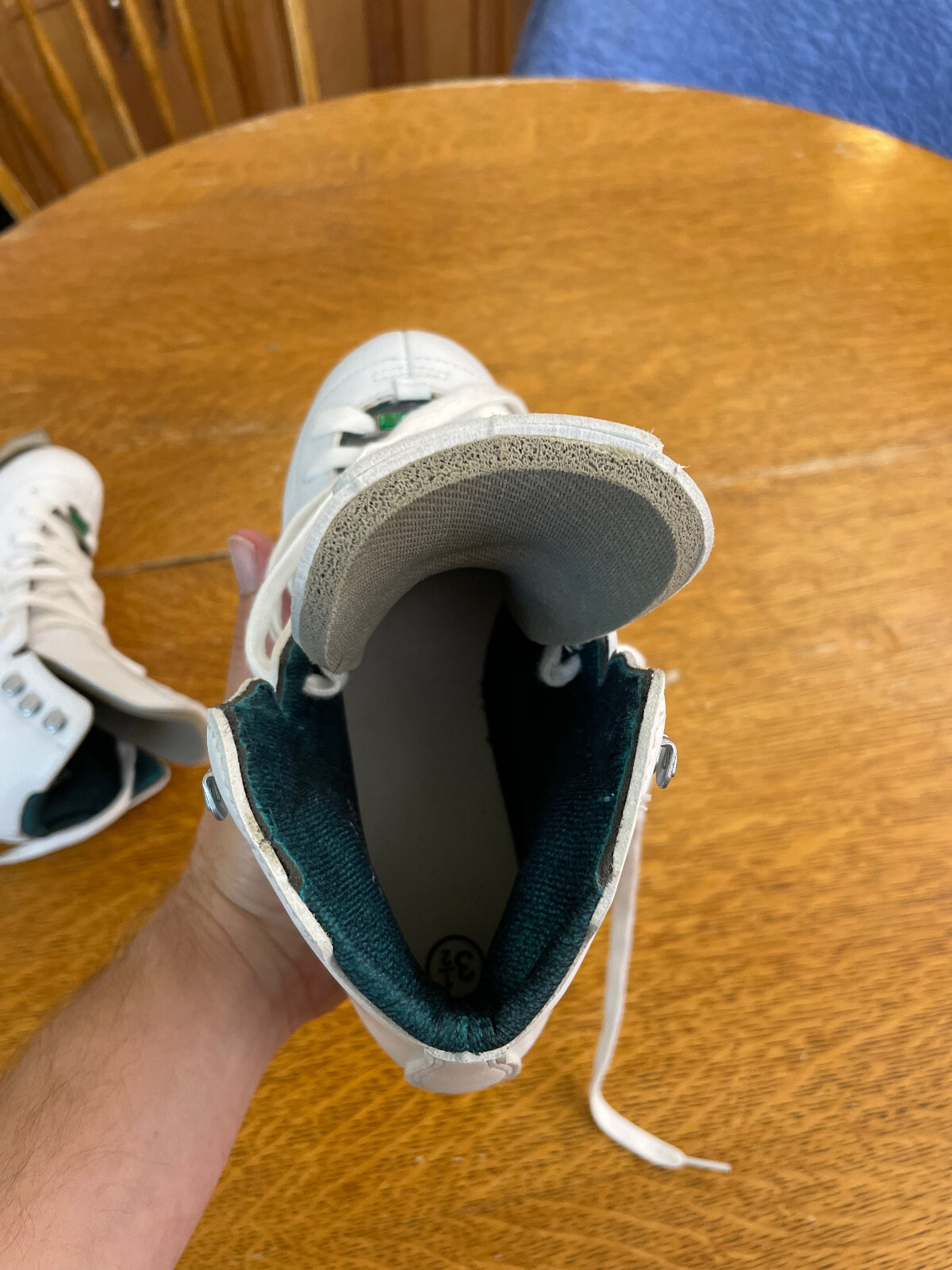 Riedell Ice Skates Emerald Jr Size 3 1/2 BARELY USED With Blade Covers