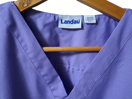 Landau Size XSM Unisex Lavender V Neck/ Short Sleeved Scrub Top NWT - Picture 4 of 6