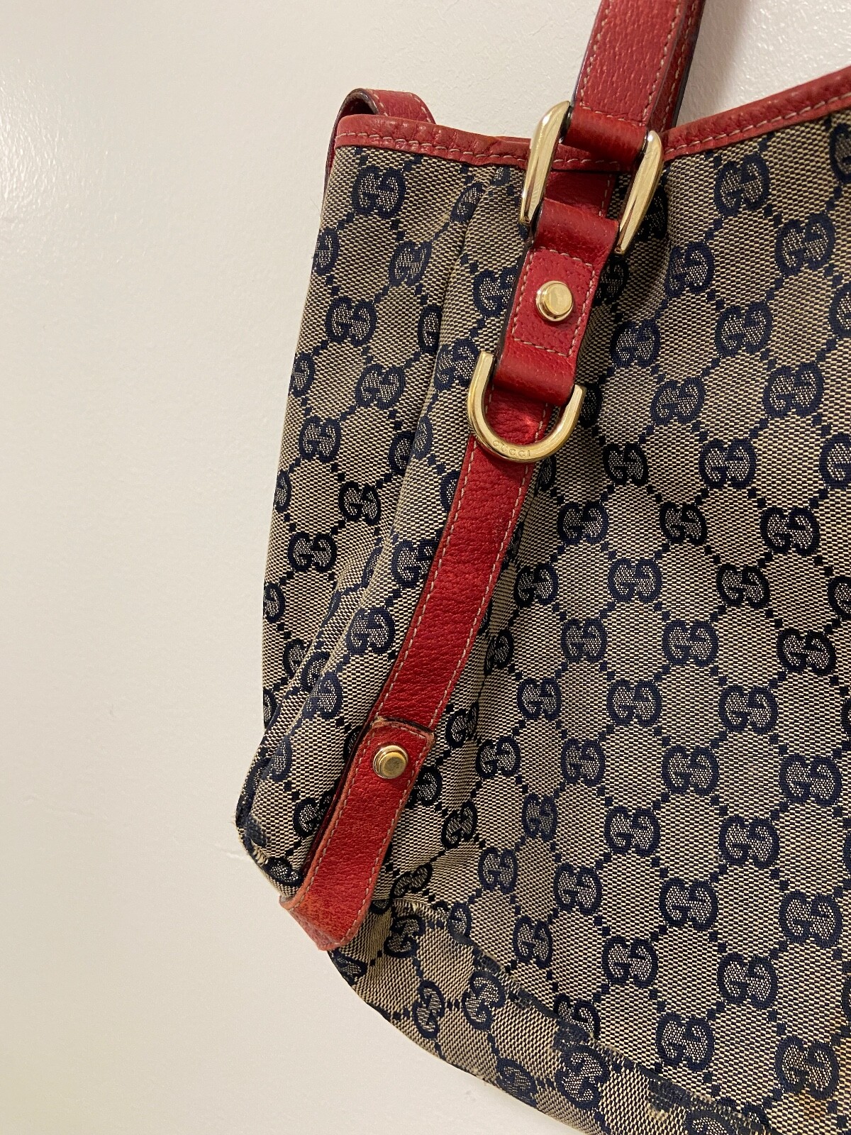 Picture 5 of 24