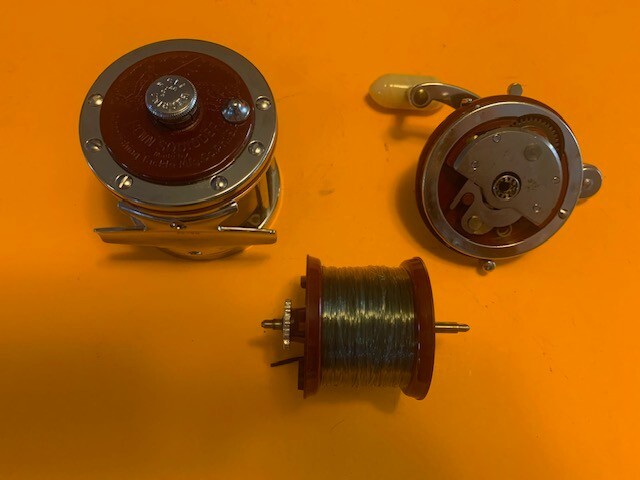 VINTAGE PENN SQUIDDER JR. NO. 146 FISHING REEL WITH STEEL GEARS