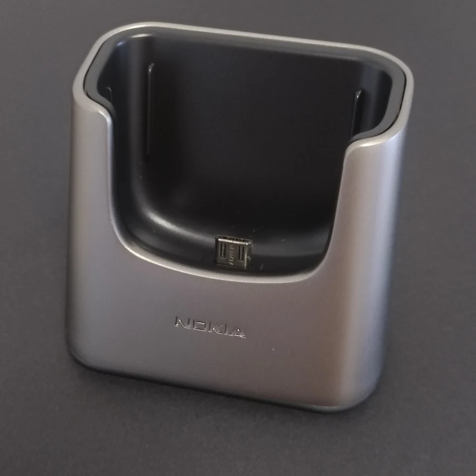 Base de carga NOKIA DT-19 para estación de cargador de escritorio Nokia 8800 Carbon Arte Foto 3 de 4