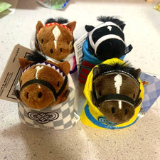 Collection pur-sang Cheval Omamori Amulet Tokai Teio Do Deuce Vodka Lot de 4