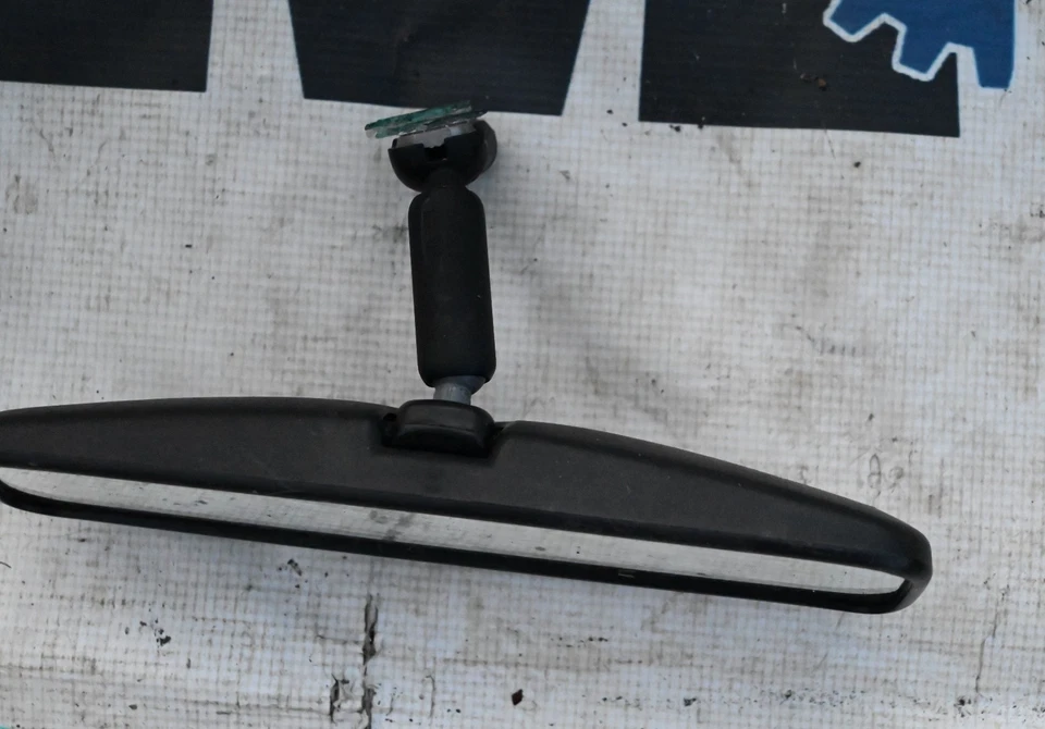 Espejo retrovisor Ford Escort 1997 negro montaje en parabrisas Foto 2 de 4