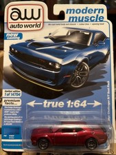 Auto World Modern Muscle Ultra Red Chase 2019 Dodge Challenger R/T Scat Pack
