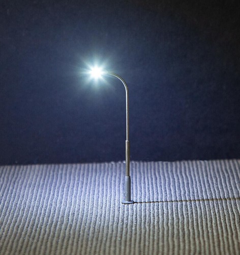 Faller 272120 N 1:160 LED Street lights, lampposts, cold white, 3 pieces - Picture 2 of 2