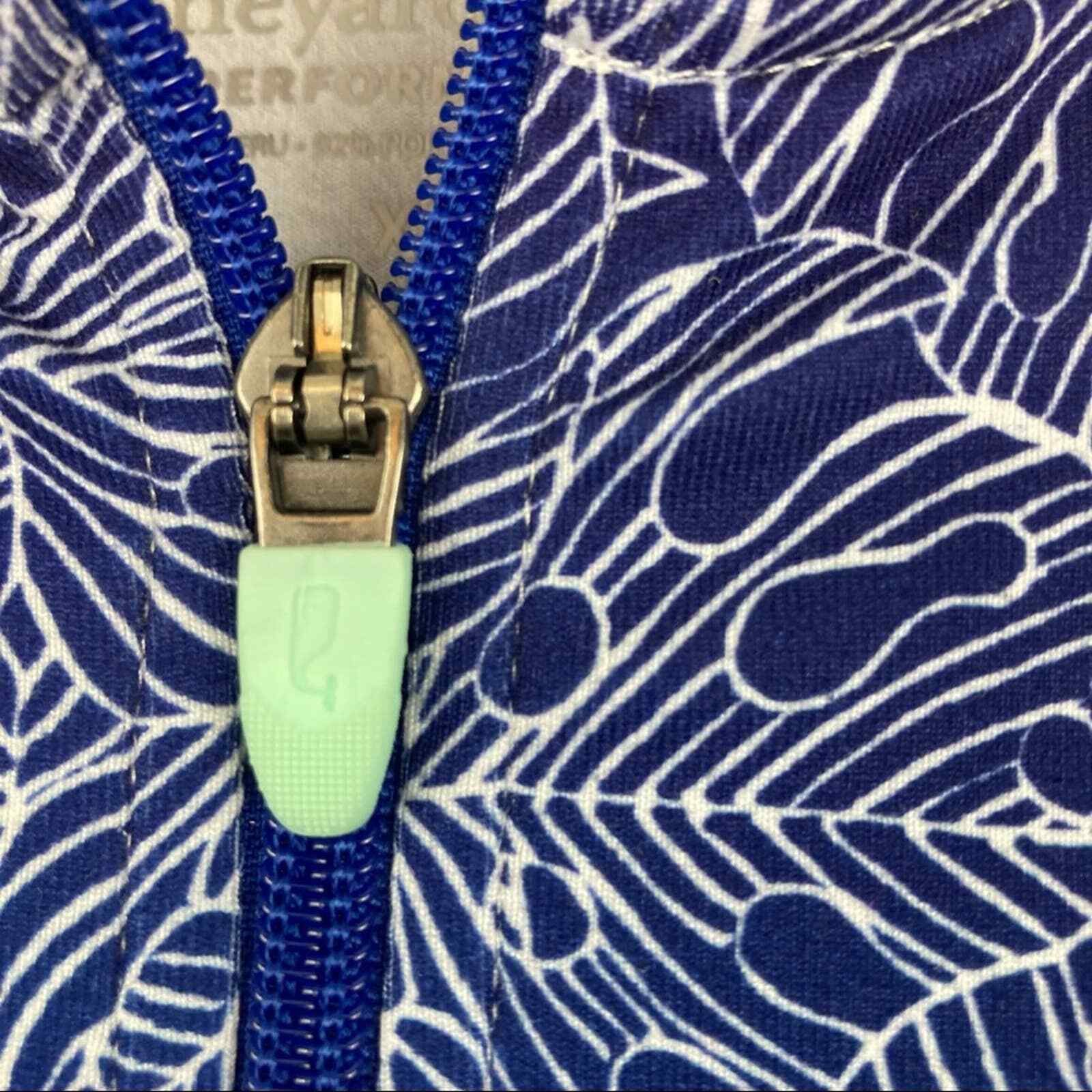 Vineyard vines patterned performance track jacket - image 6