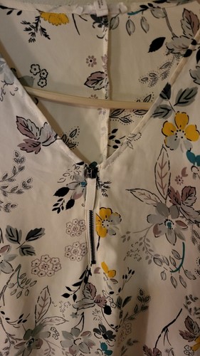 Maurices Sz 1 White Floral 3/4 Sleeve V Neck 30 L Zip Neck 24 Across Front Chest - Picture 23 of 24