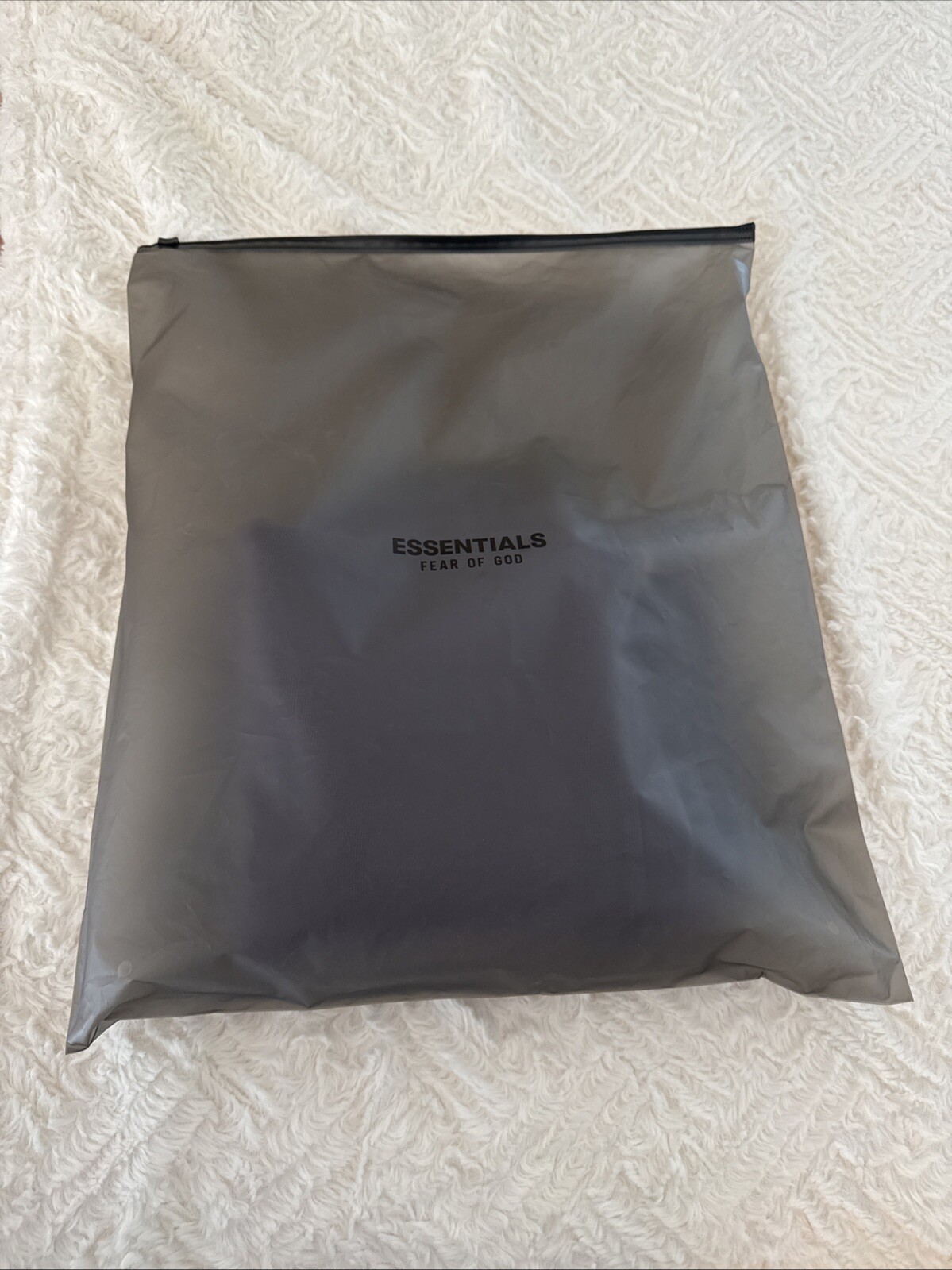 Fear of Gods Essentials T-Shirt in XL Size