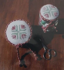 Tulip Time Round Topper - Samplers and Such 