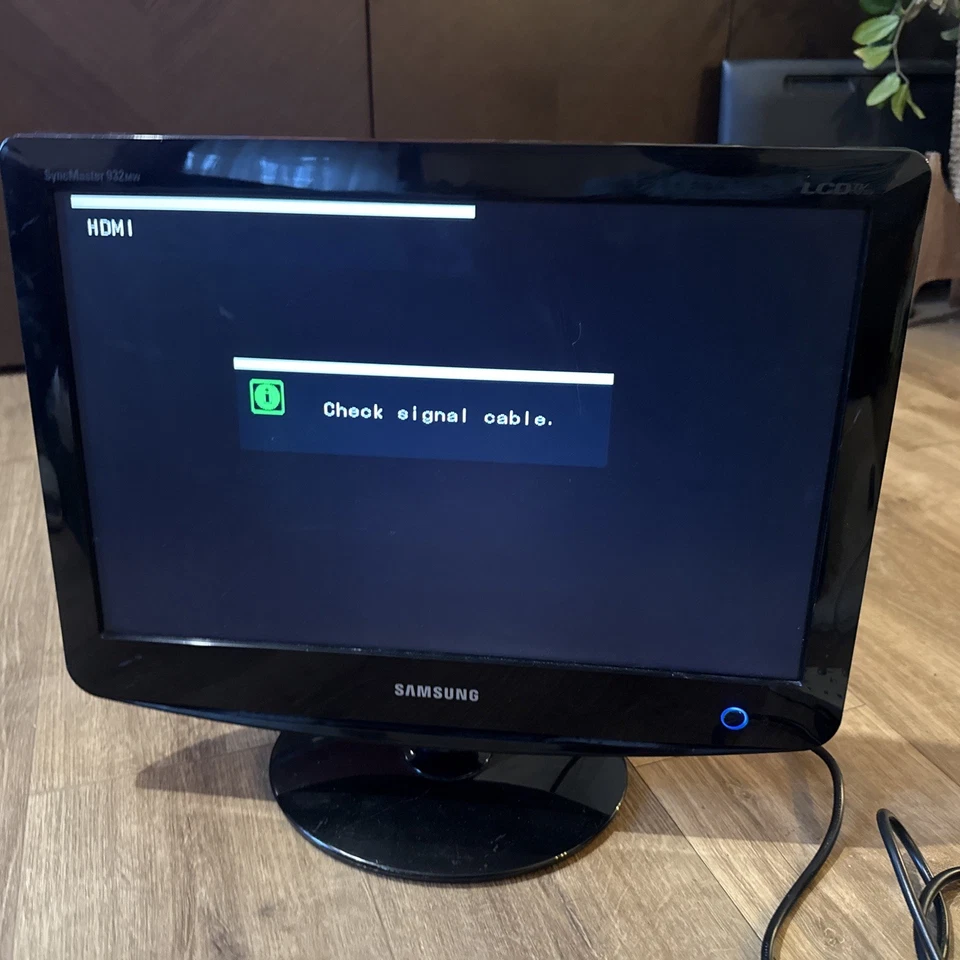 Samsung SyncMaster SyncMaster 932MW 19" Widescreen LCD Monitor Not Freeview TV - Image 2 of 4