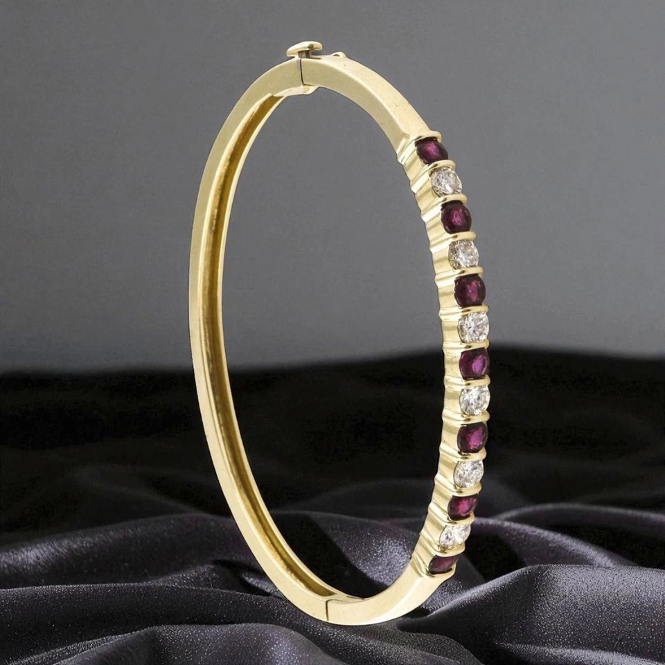 1.50 Cts F/VS1 Round Brilliant Cut Diamonds Ruby Bangle Bracelet 14K Yellow Gold - Image 2 of 4