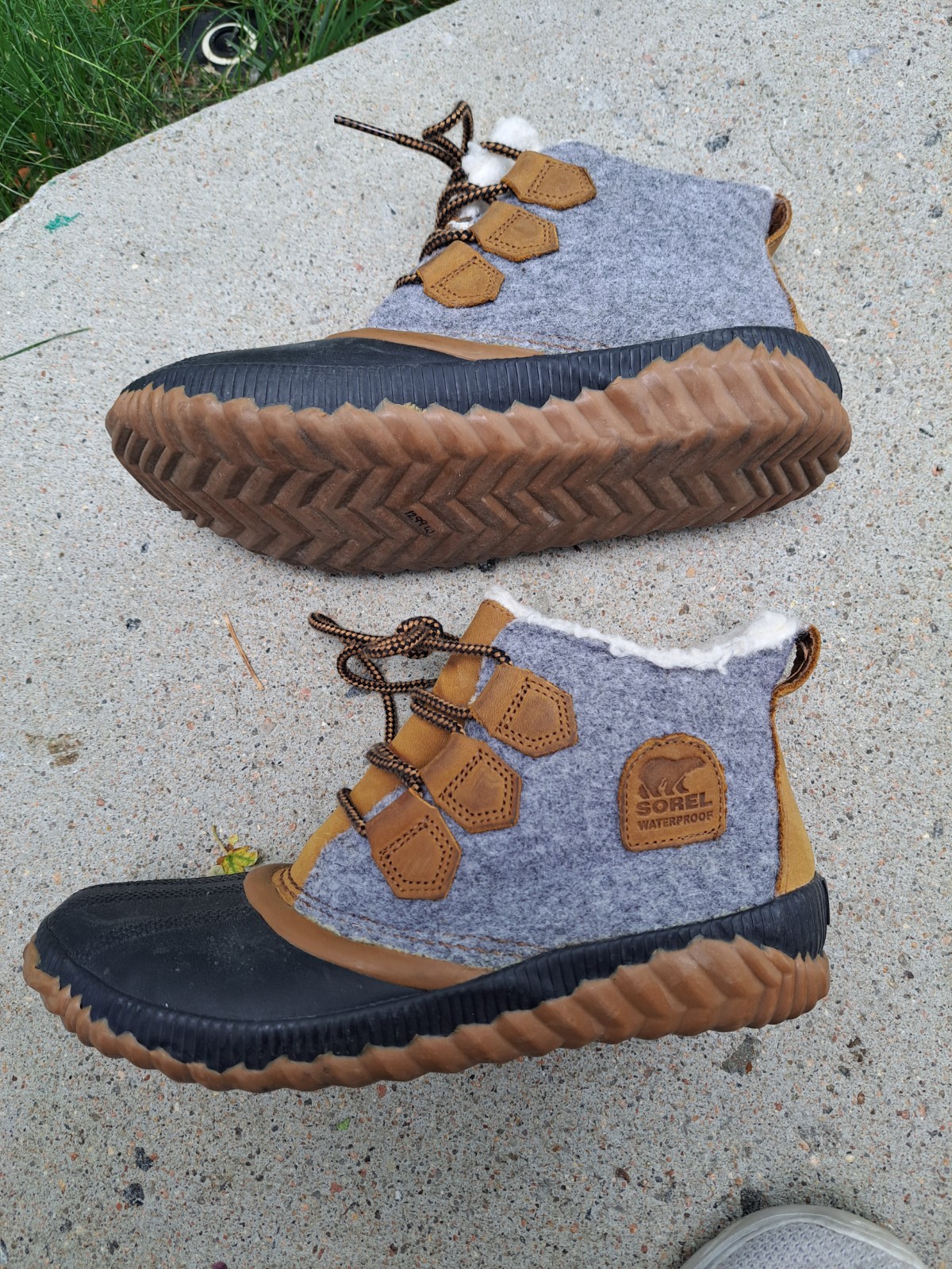 Sorel Snow Boots Womens Size 8 39 Gray Leather Ankle Faux Fur Lace Up NL3150-052-image