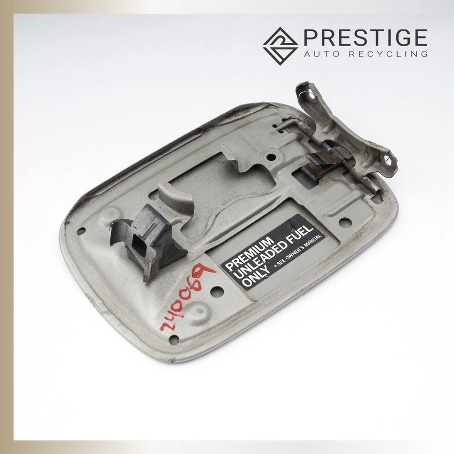 98-2005 LEXUS GS300/GS400 Fuel Filler Door Lid Fuel Tank Door Silver 77350-30331 - Image 2 of 3