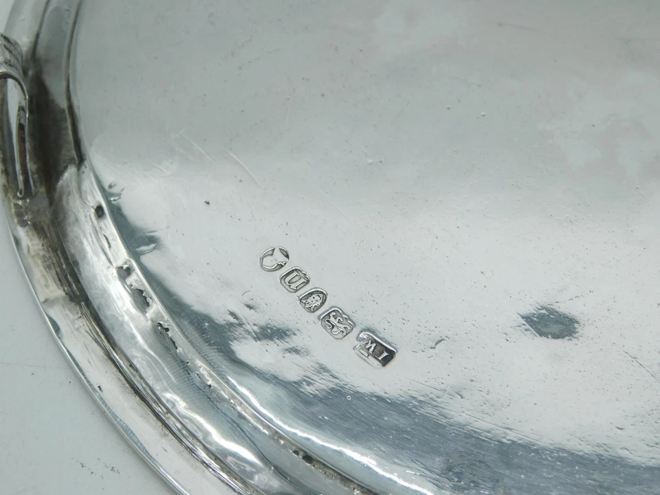 Antiguo soporte para tetera George III de plata esterlina con escudo de perro 1788 Londres Foto 4 de 4