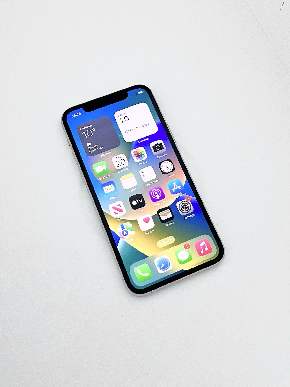 Apple iPhone 11 Pro 256GB Silver Unlocked Pristine Screen 92 BH iOS 16