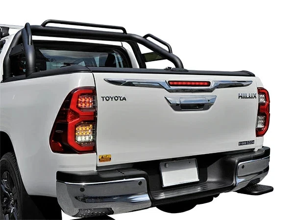 Toyota Hilux GUN125 Negro Edición Rally GR SPORT Septiembre 2017- Luces traseras LED completas Foto 2 de 4