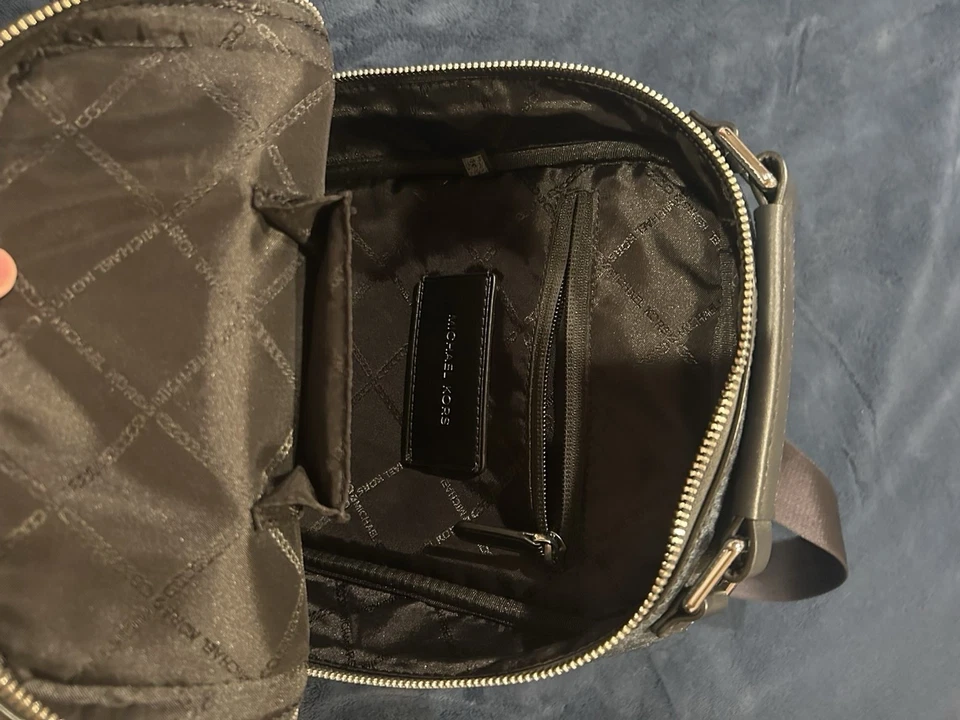 Michael Kors Hudson Logo Sling Pack Fathers Day Gift. New - Image 3 of 4